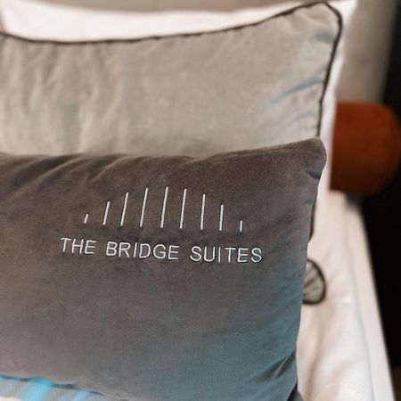 The Bridge Suites Hotel Cracovia Exterior foto